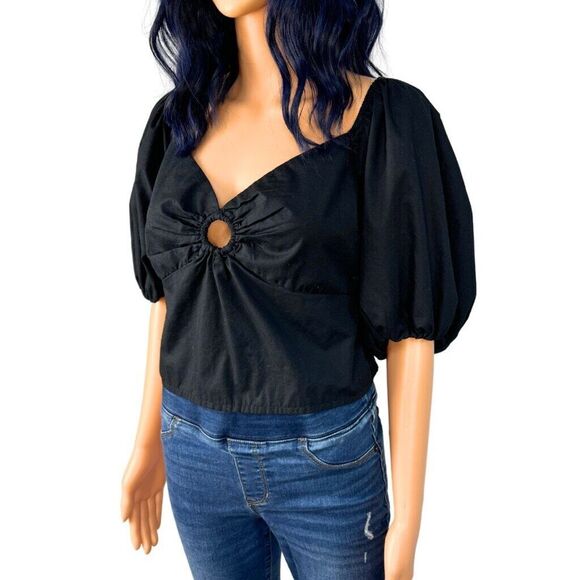 NWT Abercrombie & Fitch Black Keyhole Puff Sleeve Crop Top Size Large - Picture 4 of 5